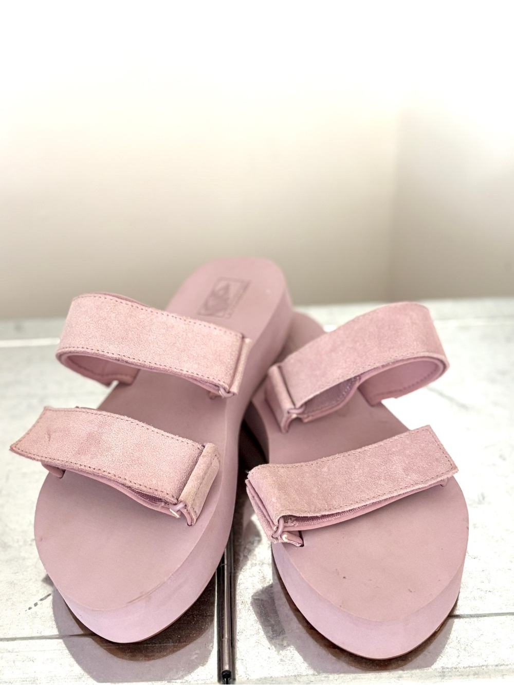 Vans Women's Cayucas Slide Mega Platform Sandals - Light Purple/Pink Suede - 10